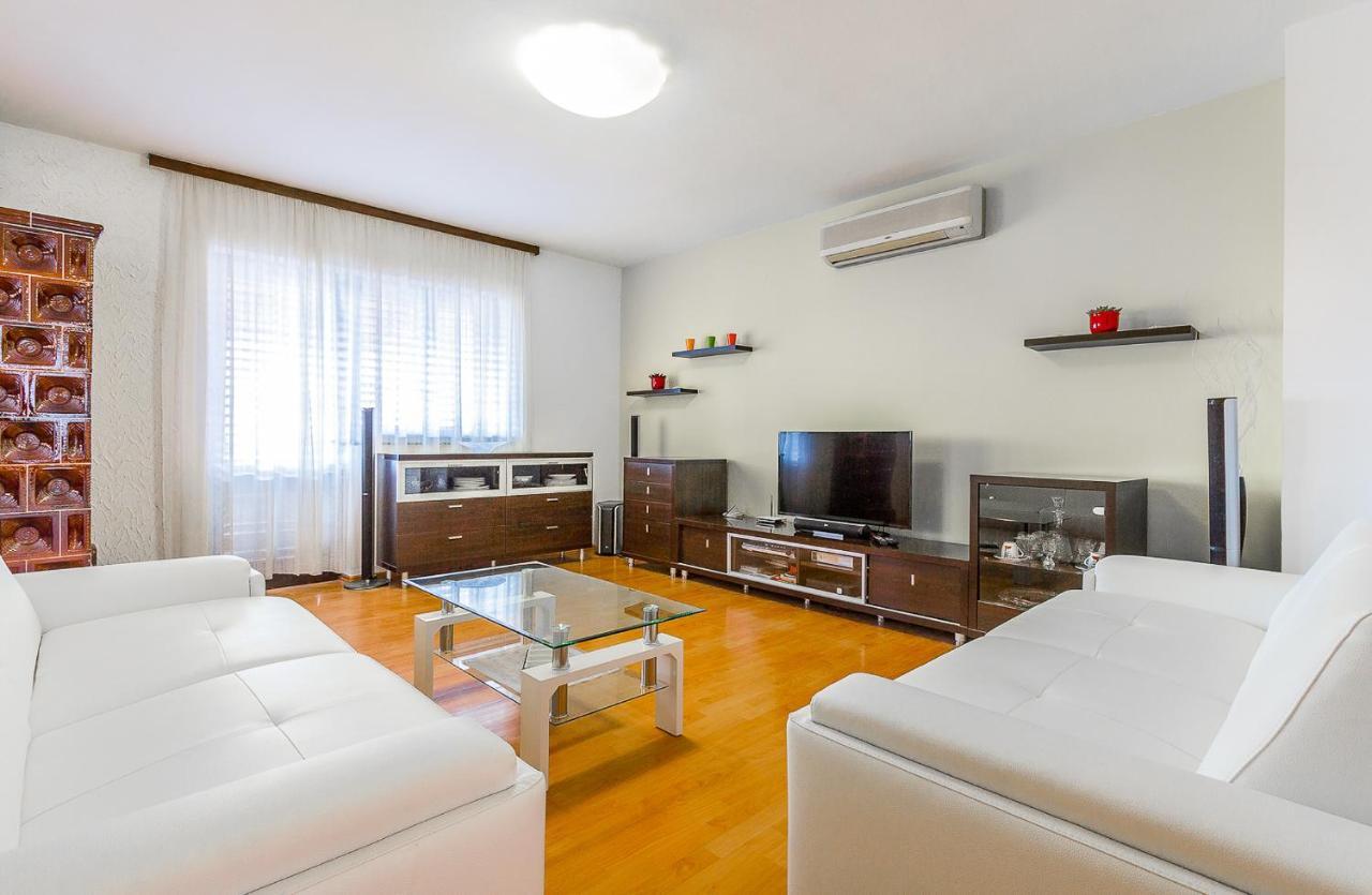 Holiday Home Villa Pula Habitación foto